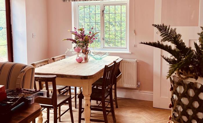 Dining area with a view to the garden